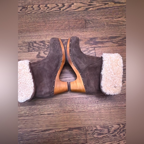 Ugg Lynnea Brown Suede, Sheepskin , Wooden Heel Boots. Size 7 - Picture 5 of 7